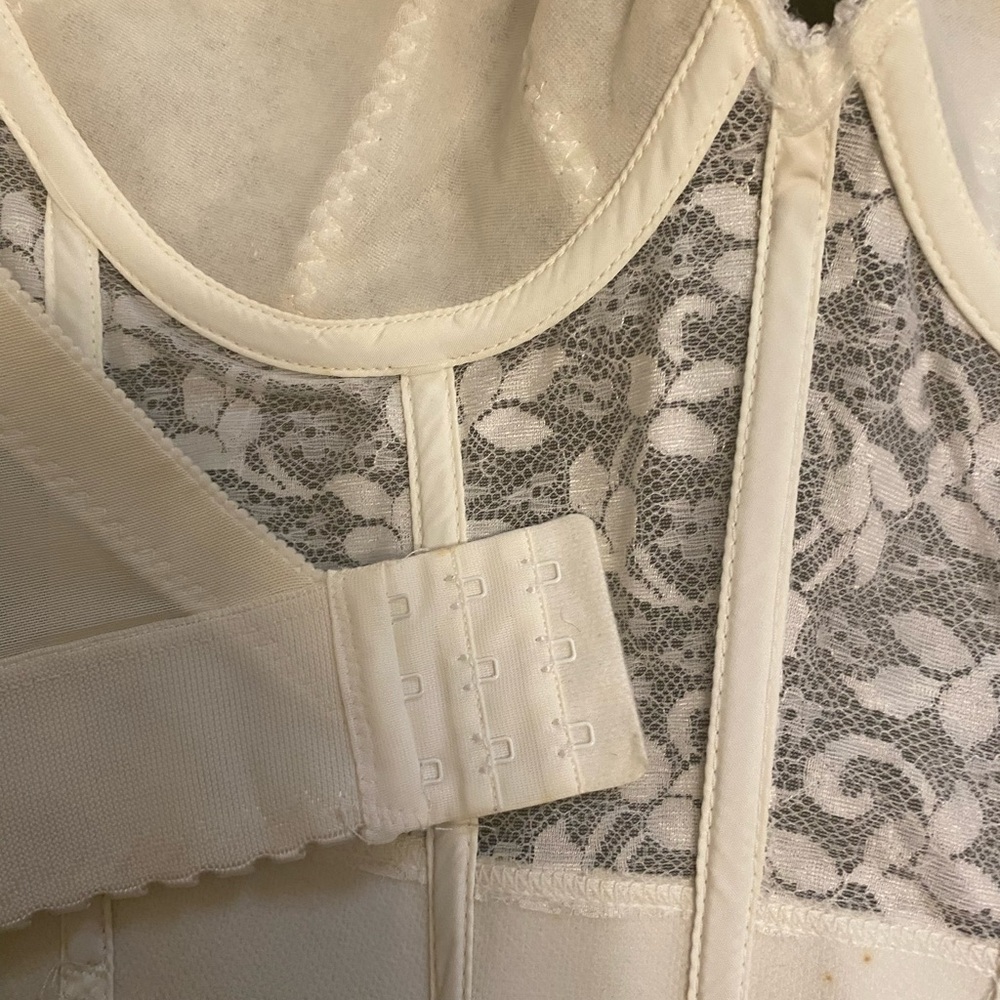 Vintage white Lacy bustier corset Strapless Bra - Picture 6 of 8